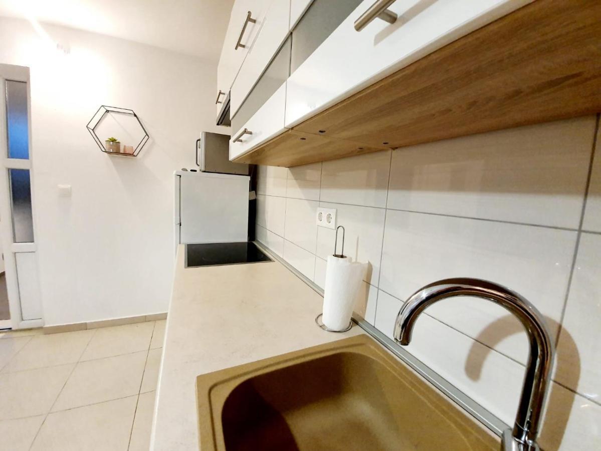 Apartmani Sara 比比涅 外观 照片