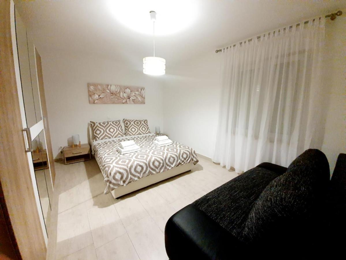 Apartmani Sara 比比涅 外观 照片