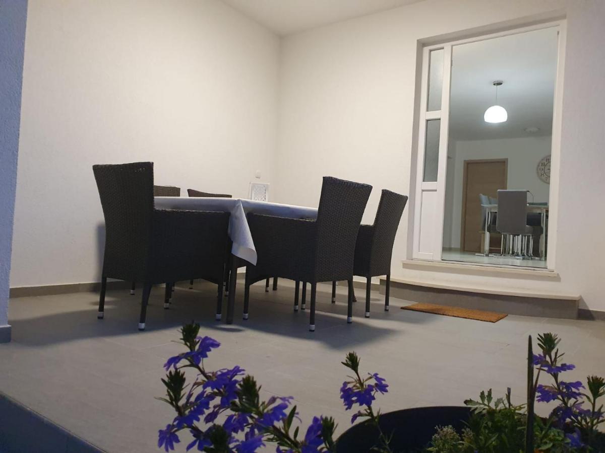 Apartmani Sara 比比涅 外观 照片