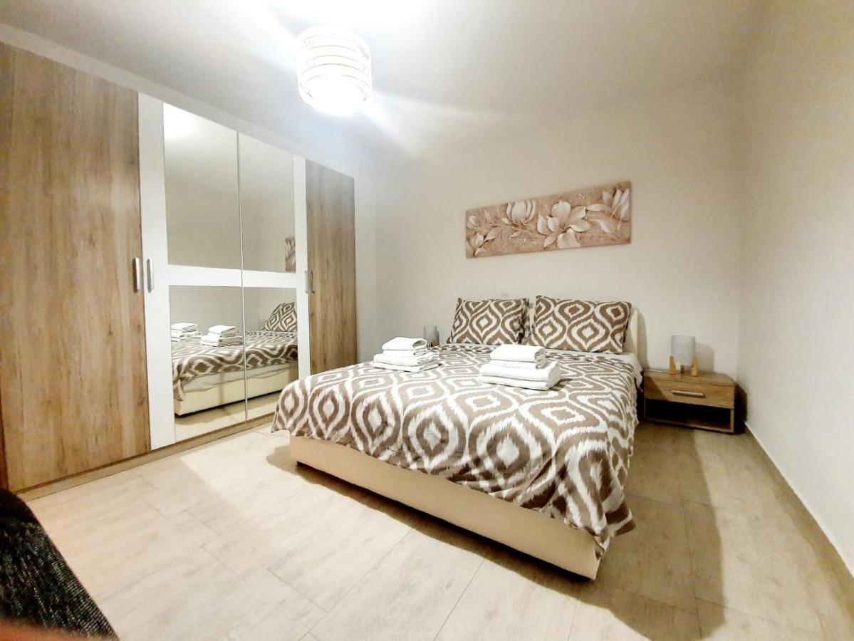 Apartmani Sara 比比涅 外观 照片