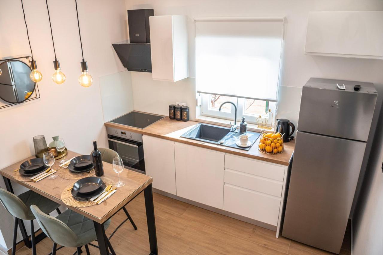 Apartmani Sara 比比涅 外观 照片